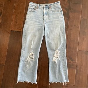 Levi’s Ribcage Straight Cropped light wash jeans